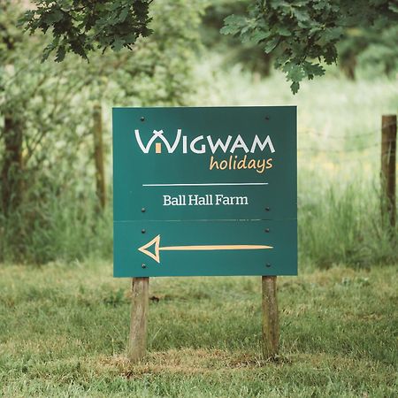 Ball Hall Farm By Wigwam Holidays East Cottingwith Esterno foto